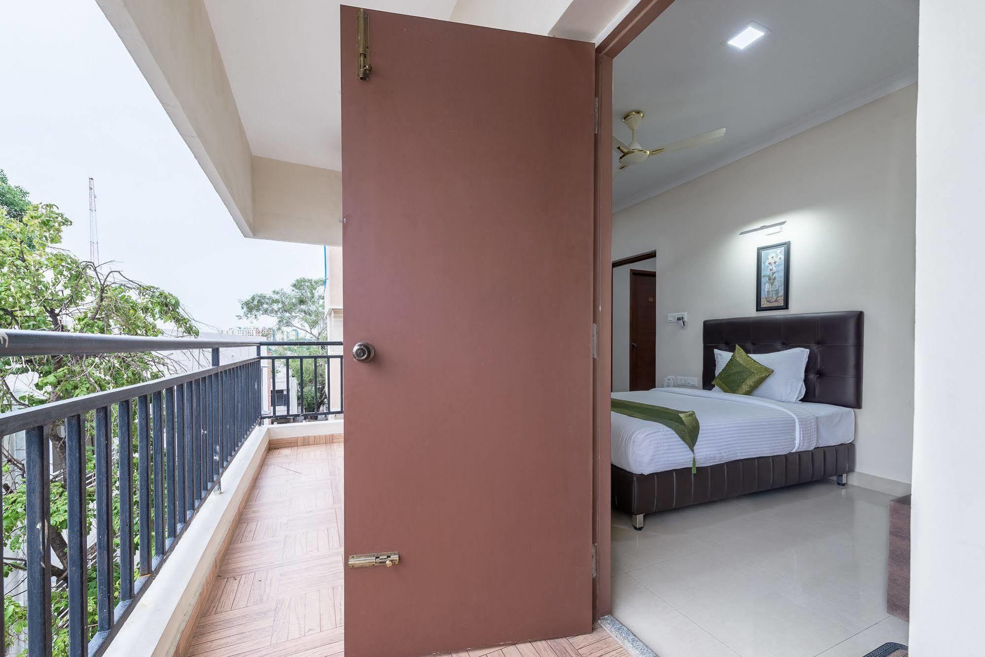 Hotel Mount Kailash Suites Madras Buitenkant foto